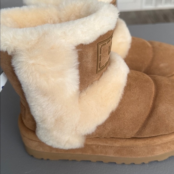 UGG s. 7 Chestnut Suede Boots with Cream Shearling new w tags no box - Picture 6 of 7